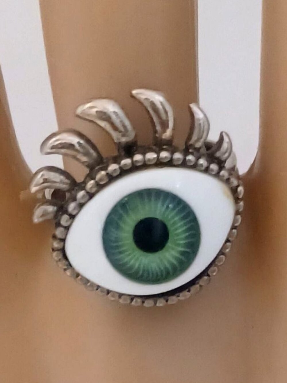 Vtg Evil Eye Eyeball Deflector Eye Ring Unisex Adjustable Glows Under UV Light